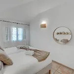 Charming With Private And Heated Pool Villa