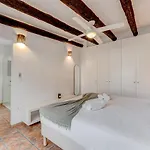Charming With Private And Heated Pool Villa