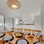 Charming With Private And Heated Pool