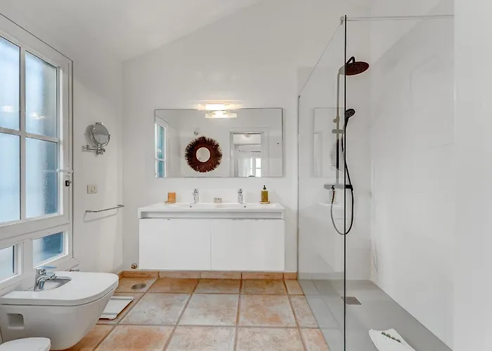 וילה Charming With Private And Heated Pool