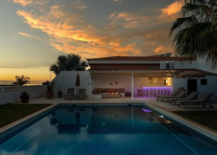 Charming With Private And Heated Pool וילה אדחה