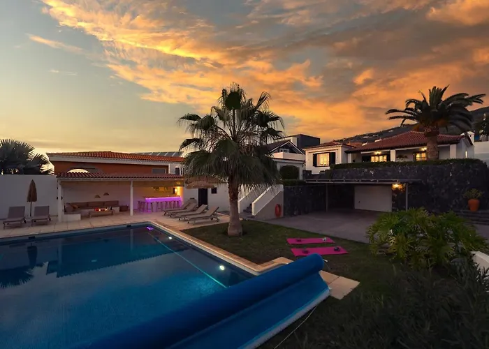 Charming With Private And Heated Pool וילה *