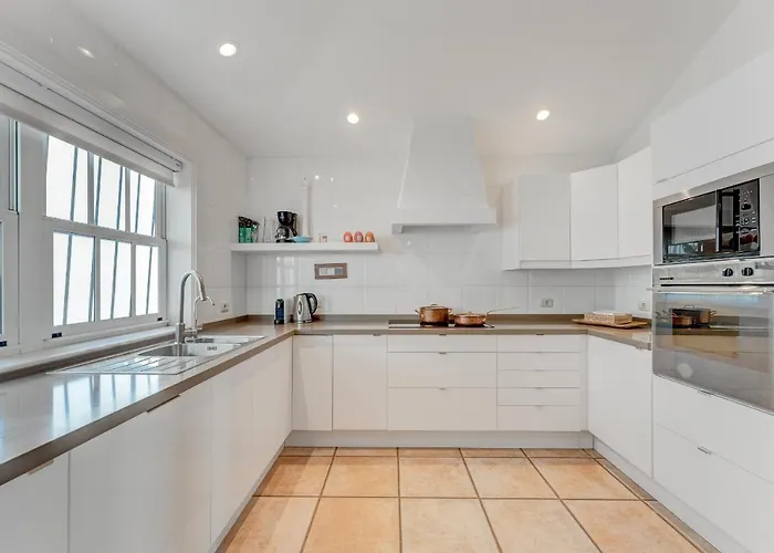 Charming With Private And Heated Pool וילה אדחה