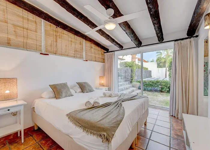 וילה Charming With Private And Heated Pool אדחה