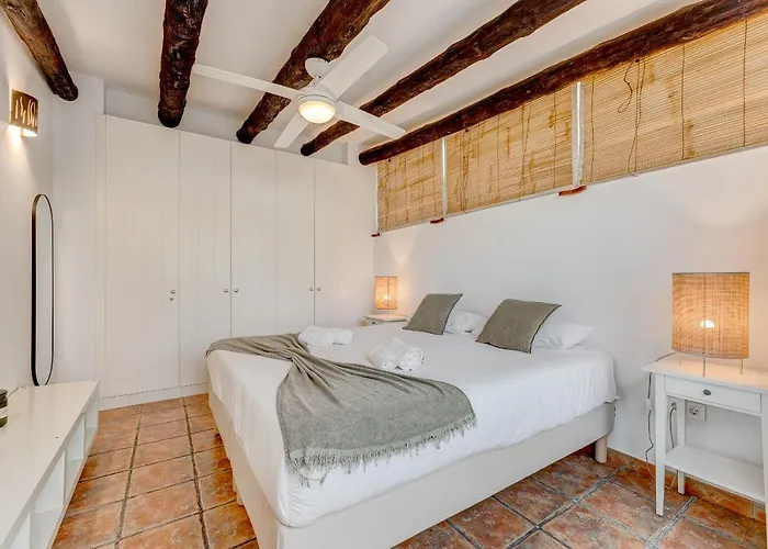 فيلة Charming With Private And Heated Pool *