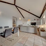 Charming With Private And Heated Pool * Адехе