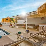 Vila Charming With Private And Heated Pool