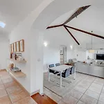 Charming With Private And Heated Pool *