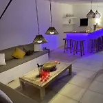 Vila Charming With Private And Heated Pool