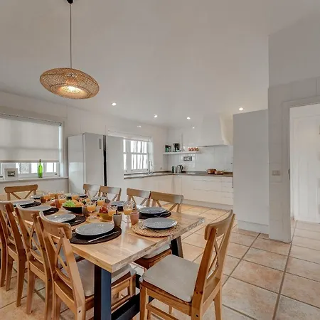 Charming With Private And Heated Pool 빌라 *