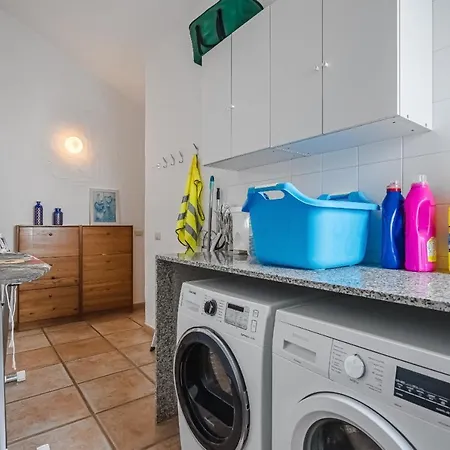 Charming With Private And Heated Pool 빌라 *