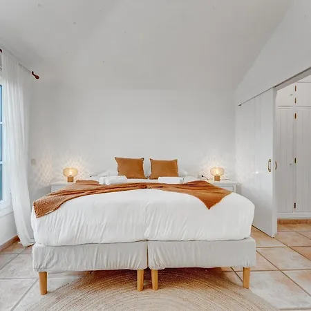 빌라 Charming With Private And Heated Pool *