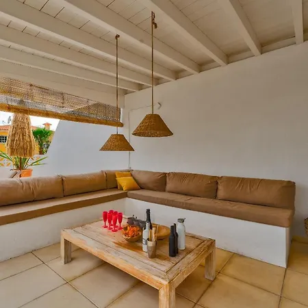 Charming With Private And Heated Pool *