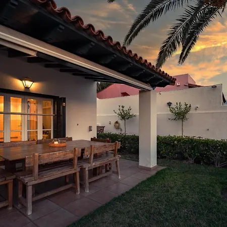 Charming With Private And Heated Pool Vila *