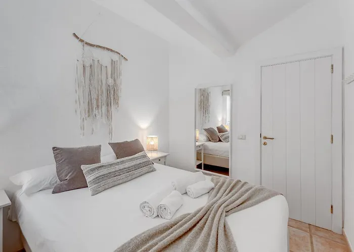 Charming With Private And Heated Pool Villa *