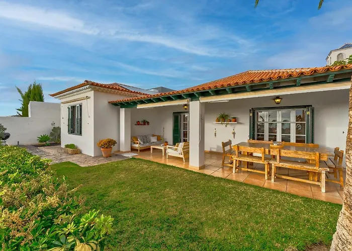 Charming With Private And Heated Pool Villa *