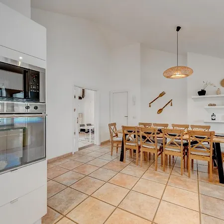 Вилла Charming With Private And Heated Pool *