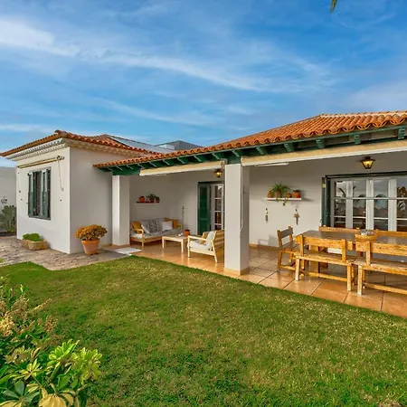 Charming With Private And Heated Pool Вилла *